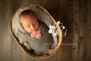 SWIETIES_NEWBORN_FOTOGRAFIE_FOTOGRAAF_DUFFEL_KONTICH_LEUVEN_AALST_GENT_MECHELEN_HOVE_BRASSCHAAT_KAPELLEN_BERCHEM_LINT_WILRIJK_KONTICH_LIER_BOECHOUT_ANTWERPEN_EDEGEM_VILVOORDE_FAMILIEPORTRET