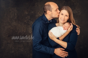 SWIETIES_FINE_ART_NEWBORN_FOTOGRAFIE_FOTOGRAAF_GENT_ST_NIKLAAS_LEUVEN_KONTICH_DUFFEL_LIER_BORGERHOUT_MECHELEN_HOVE_LINT_WILRIJK_BOECHOUT_ANTWERPEN_ST-NIKLAAS_EDEGEM_FAMILIEPORTRET