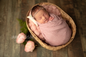 SWIETIES_NEWBORN_FOTOGRAFIE_FOTOGRAAF_LOKEREN_GENT_ST_NIKLAAS_LEUVEN_KONTICH_DUFFEL_LIER_BORGERHOUT_MECHELEN_HOVE_LINT_WILRIJK_BOECHOUT_ANTWERPEN_ST-NIKLAAS_EDEGEM_FINE_ART_FAMILIEPORTRET