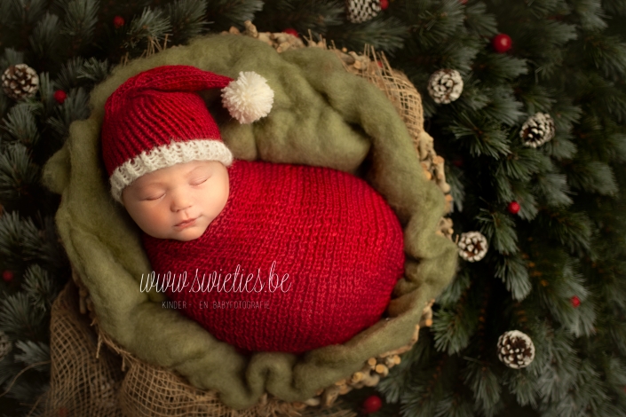 SWIETIES_BABY_NEWBORN_FOTOGRAFIE_FOTOGRAAF_KAPELLEN_BRASSCHAAT_LOKEREN_TEMSE_GENT_LEUVEN_KONTICH_DUFFEL_LIER_MECHELEN_HOVE_LINT_WILRIJK_ANTWERPEN_VILVOORDE_ST-NIKLAAS_EDEGEM_FINE_ART_FAMILIEPORTRET