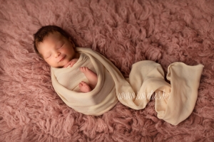 SWIETIES_NEWBORN_FOTOGRAFIE_FOTOGRAAF_LOKEREN_TEMSE_GENT_LEUVEN_KONTICH_DUFFEL_LIER_BORGERHOUT_MECHELEN_HOVE_LINT_WILRIJK_VILVOORDE_ANTWERPEN_VILVOORDE_ST-NIKLAAS_EDEGEM_FINE_ART_FAMILIEPORTRET