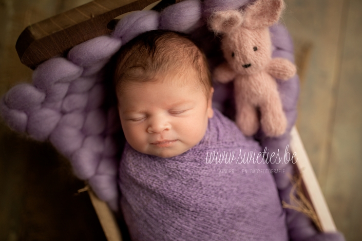 SWIETIES_NEWBORN_FOTOGRAFIE_FOTOGRAAF_TEMSE_LOKEREN_GENT_LEUVEN_KONTICH_DUFFEL_LIER_BORGERHOUT_MECHELEN_HOVE_LINT_WILRIJK_BOECHOUT_ANTWERPEN_ST-NIKLAAS_EDEGEM_VILVOORDE_FINE_ART_FAMILIEPORTRET