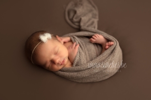 SWIETIES_NEWBORN_FOTOGRAAF_BRASSCHAAT_ANTWERPEN_LOKEREN_GENT_LEUVEN_KONTICH_DUFFEL_LIER_LINT_MECHELEN_WILRIJK_ANTWERPEN_ST-NIKLAAS_EDEGEM_FINE_ART_FAMILIEPORTRET