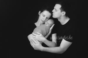 SWIETIES_NEWBORN_FOTOGRAAF_KAPELLEN_ANTWERPEN_LOKEREN_GENT_LEUVEN_KONTICH_DUFFEL_LIER_LINT_MECHELEN_WILRIJK_BRASSCHAAT_ST-NIKLAAS_EDEGEM_FINE_ART_FAMILIEPORTRET