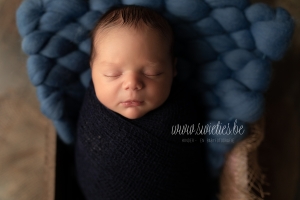 SWIETIES_NEWBORN_FOTOGRAAF_KAPELLEN_BRUSSEL_LOKEREN_GENT_LEUVEN_KONTICH_DUFFEL_LIER_LINT_MECHELEN_WILRIJK_ANTWERPEN_ST-NIKLAAS_EDEGEM_FINE_ART_FAMILIEPORTRET