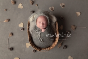 SWIETIES_NEWBORN_FOTOGRAAF_ANTWERPEN_EKEREN_KAPELLEN_GENT_LEUVEN_KONTICH_DUFFEL_LIER_LINT_BRASSCHAAT_WILRIJK_ST-NIKLAAS_EDEGEM_FINE_ART_FAMILIEPORTRET