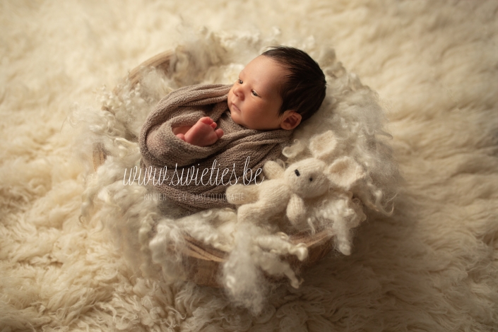 SWIETIES_NEWBORN_FOTOGRAAF_ANTWERPEN_KAPELLEN_LOKEREN_GENT_LEUVEN_KONTICH_DUFFEL_HASSELT_LINT_MECHELEN_WILRIJK_ST-NIKLAAS_EDEGEM_FINE_ART_FAMILIEPORTRET