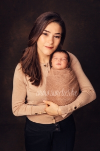 SWIETIES_NEWBORN_FOTOGRAAF_ANTWERPEN_KAPELLEN_LOKEREN_HASSELT_LEUVEN_KONTICH_DUFFEL_LIER_LINT_MECHELEN_WILRIJK_ST-NIKLAAS_EDEGEM_FINE_ART_FAMILIEPORTRET