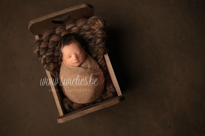 SWIETIES_NEWBORN_FOTOGRAAF_ANTWERPEN_LOKEREN_GENT_LEUVEN_KONTICH_DUFFEL_LIER_LINT_MECHELEN_WILRIJK_ST-NIKLAAS_EDEGEM_FINE_ART_FAMILIEPORTRET