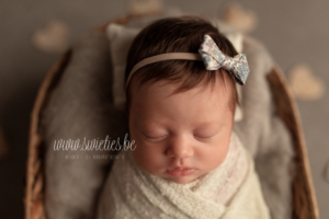 SWIETIES_NEWBORN_FOTOGRAAF_ANTWERPEN_KAPELLEN_LOKEREN_GENT_LEUVEN_KONTICH_DUFFEL_LIER_LINT_MECHELEN_MORTSEL_BEVEREN_EDEGEM_FINE_ART_FAMILIEPORTRET