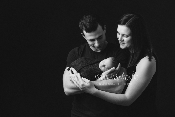 SWIETIES_NEWBORN_FOTOGRAAF_KAPELLEN_LOKEREN_GENT_LEUVEN_KONTICH_DUFFEL_LIER_LINT_MECHELEN_ZANDHOVEN_ST-NIKLAAS_EDEGEM_BUGGENHOUT_MEISE_VILVOORDE_FINE_ART_FAMILIEPORTRET