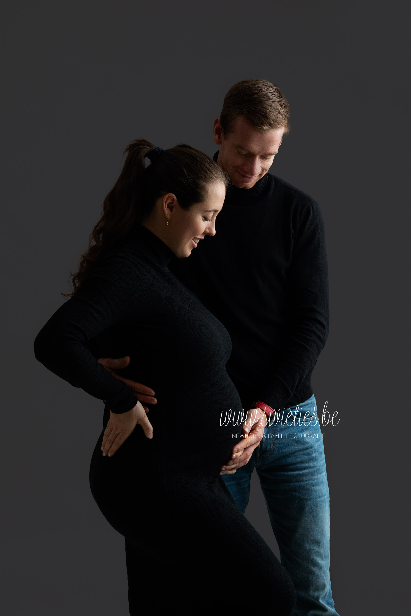 Hoe kies je de juiste zwangerschapsfotograaf?